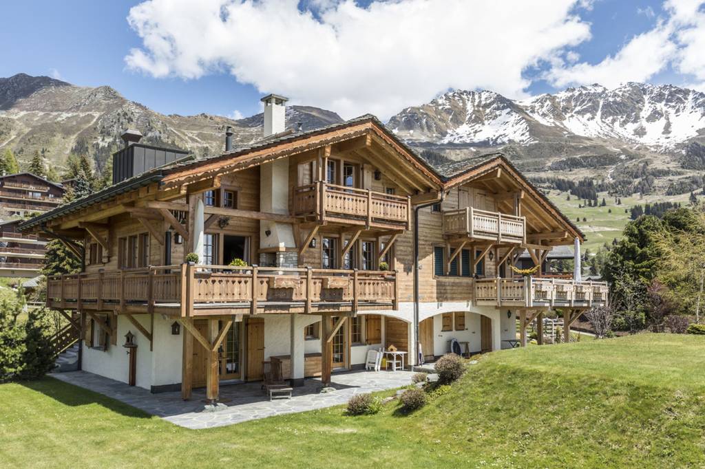 Un chalet en Suiza por 6 millones de dólares o 606 bitcoins.